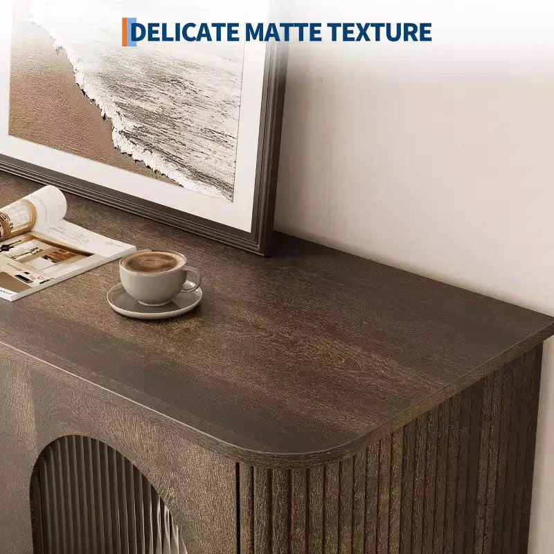 Buffet de 47 po avec 2 portes en verre cannelé et 3 tiroirs, meuble d'appoint de style ferme moderne avec étagères réglables pour bar à café